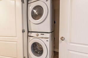 Interior - Amazing Home in Davenport 4br 3.5 Bath (Davenport)