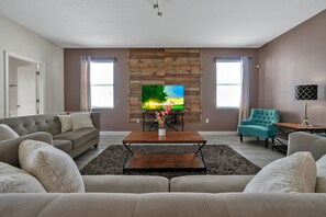 Interior - 1674 Moon Valley DR, Davenport, 6bed (Davenport)