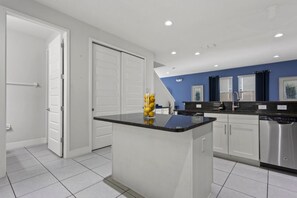 Maison (Multiple Bedrooms) | Intérieur