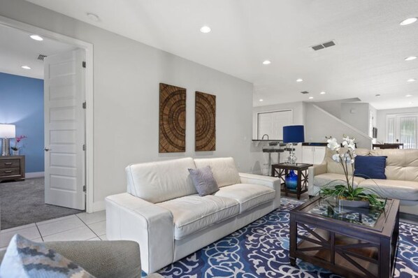 House (Multiple Bedrooms) | Interior - 360-7-pc-large and Luxury Villa (Kissimmee)