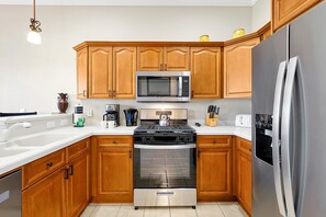 Interior - Elegant Escape at Reunion Near Disney w Pool (Kissimmee)