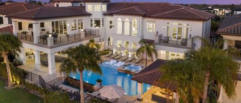 บริเวณภายนอก