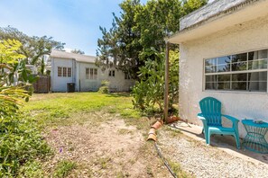 House (1 Bedroom) | Interior - 1 Bedroom Spanish Bungalow Guest House (Holly Hill)