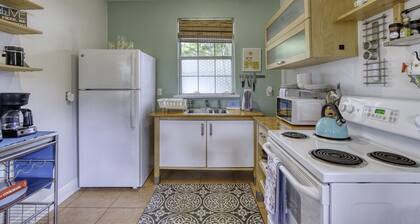 1 Bedroom Spanish Bungalow Guest House
