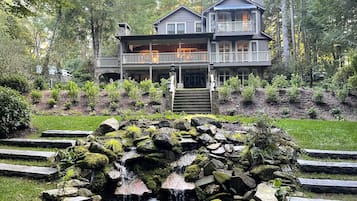 House (6 Bedrooms) | Front of property