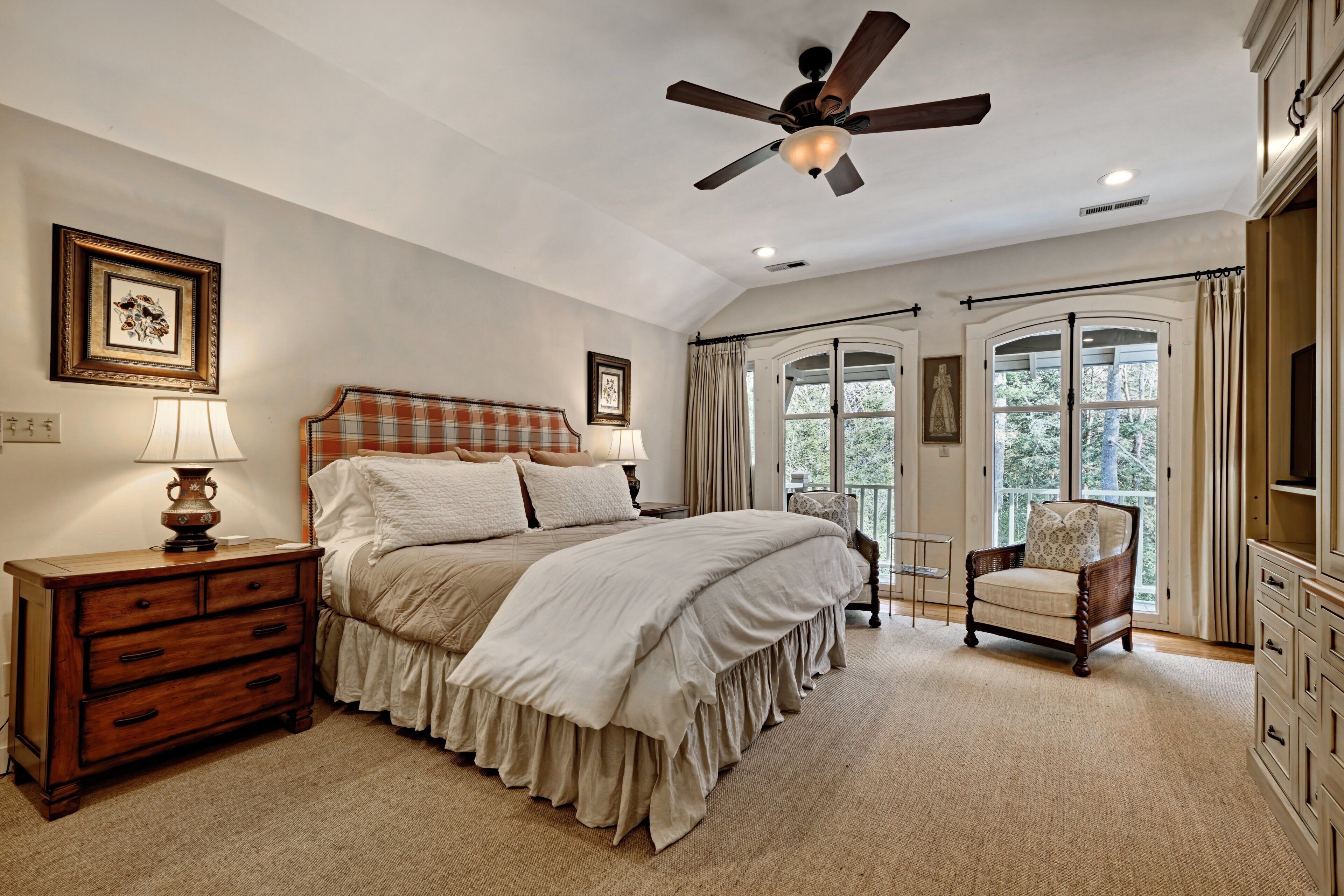 House (6 Bedrooms) | Interior