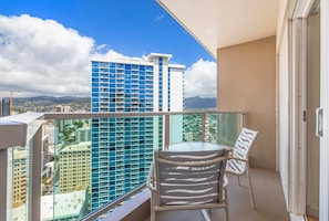 Interior - Studio Ocean View & Balcony 1118 (Honolulu)