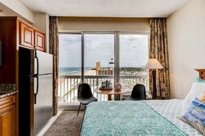 Interior - Driftwood Ocean View Dreams on Daytona Beach (Daytona Beach)