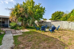 House (4 Bedrooms) | Interior - Shark Shack Large House Minutes to the Beach (Holly Hill)