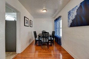 House (4 Bedrooms) | Interior - Shark Shack Large House Minutes to the Beach (Holly Hill)