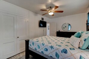House (4 Bedrooms) | Interior - Shark Shack Large House Minutes to the Beach (Holly Hill)