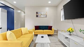 House (3 Bedrooms) | Front of property