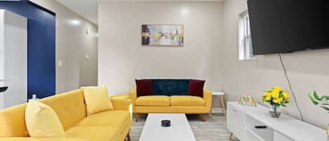 House (3 Bedrooms) | Front of property