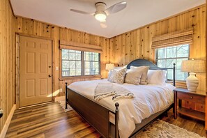 Interior - The Spotted Owl (Highlands)
