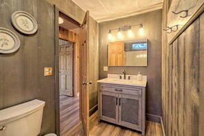 Chalet (2 Bedrooms) | Interior