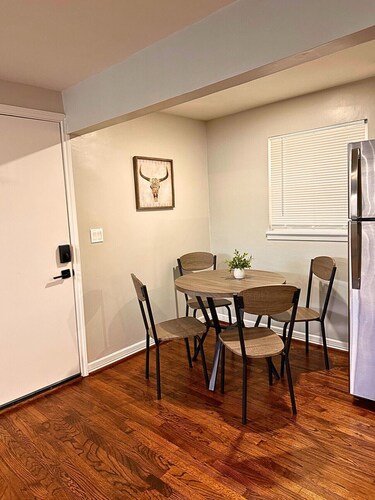 Modern 2 Bed Near Rice University
