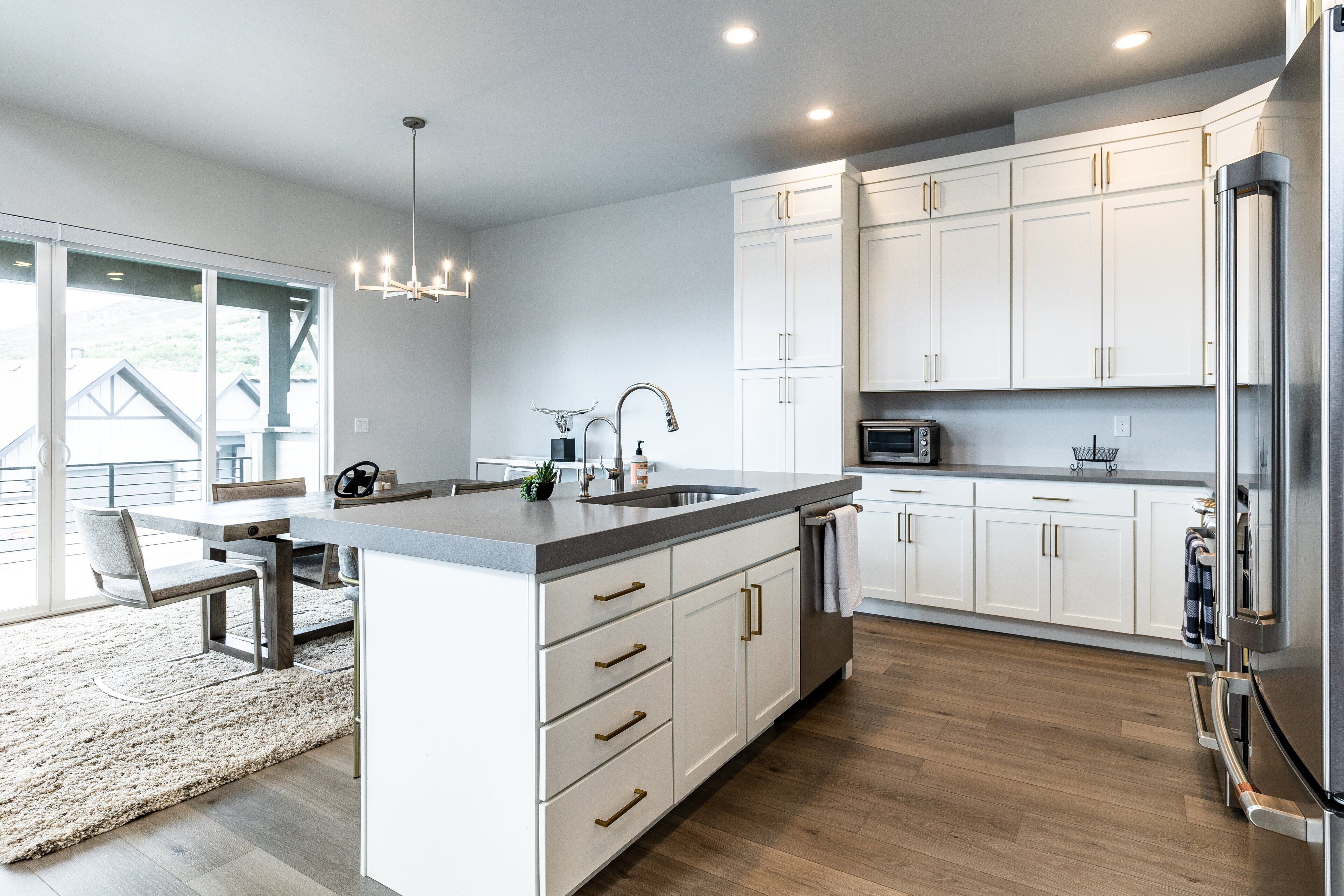 المنشأة من الداخل