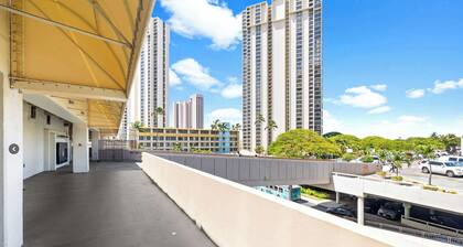 Stunning Ala Moana 1BR W Balcony & Mountain/city Views