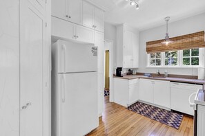 Interior - Spanish Beach Bungalow Mainhouse (Holly Hill)