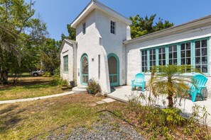 House (3 Bedrooms) | Interior - Spanish Beach Bungalow Mainhouse (Holly Hill)