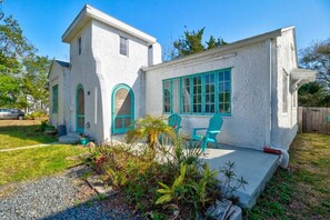 Interior - Spanish Beach Bungalow Mainhouse (Holly Hill)