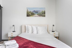Apartment (2 Bedrooms) | Interior - Bright & Cozy 2BR Retreat W/parking Broad Ripple (Indianapolis)
