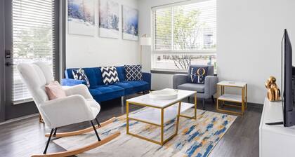 Bright & Cozy 2BR Retreat W/parking Broad Ripple