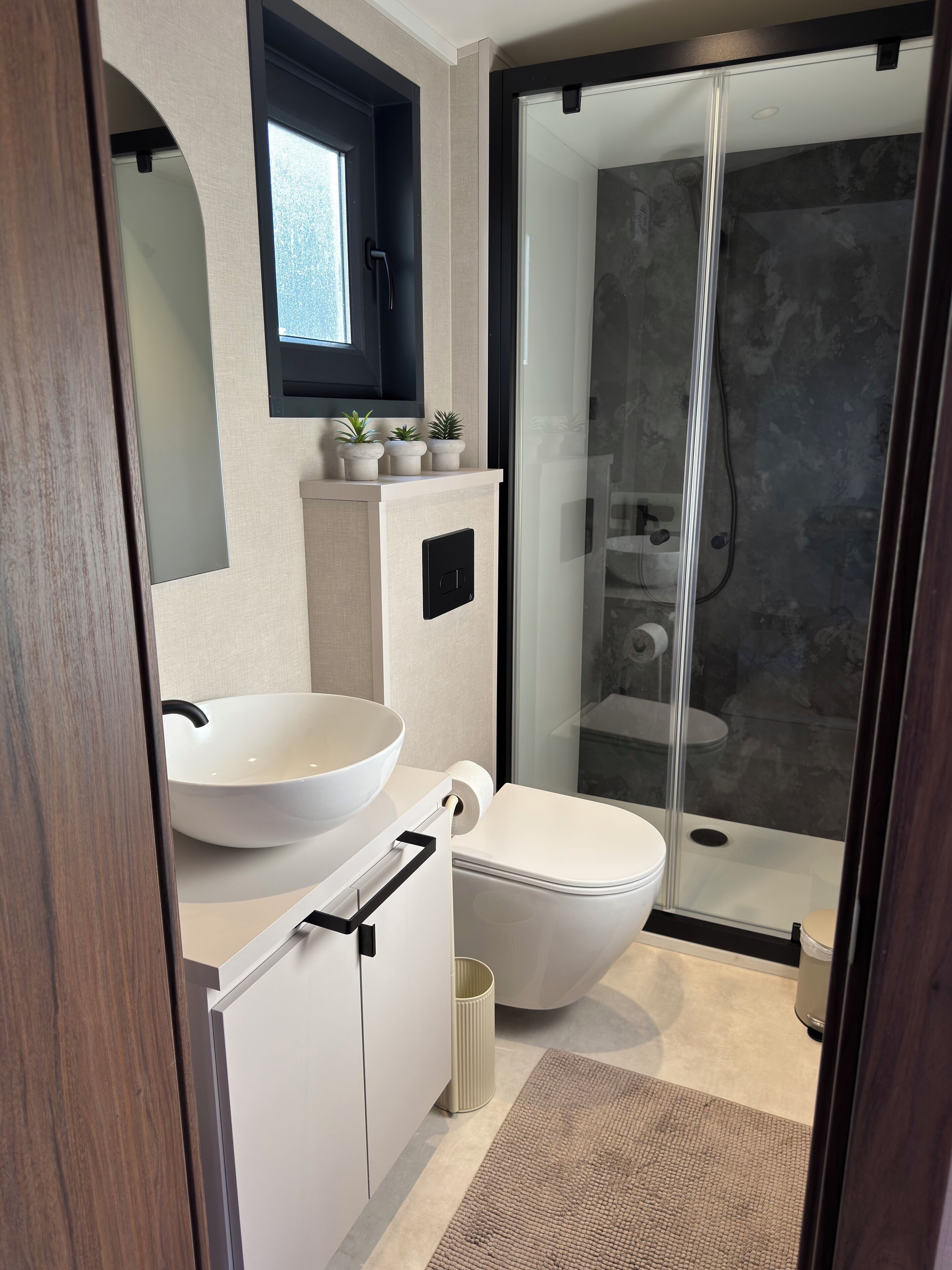 淋浴设施、吹风机、毛巾、肥皂