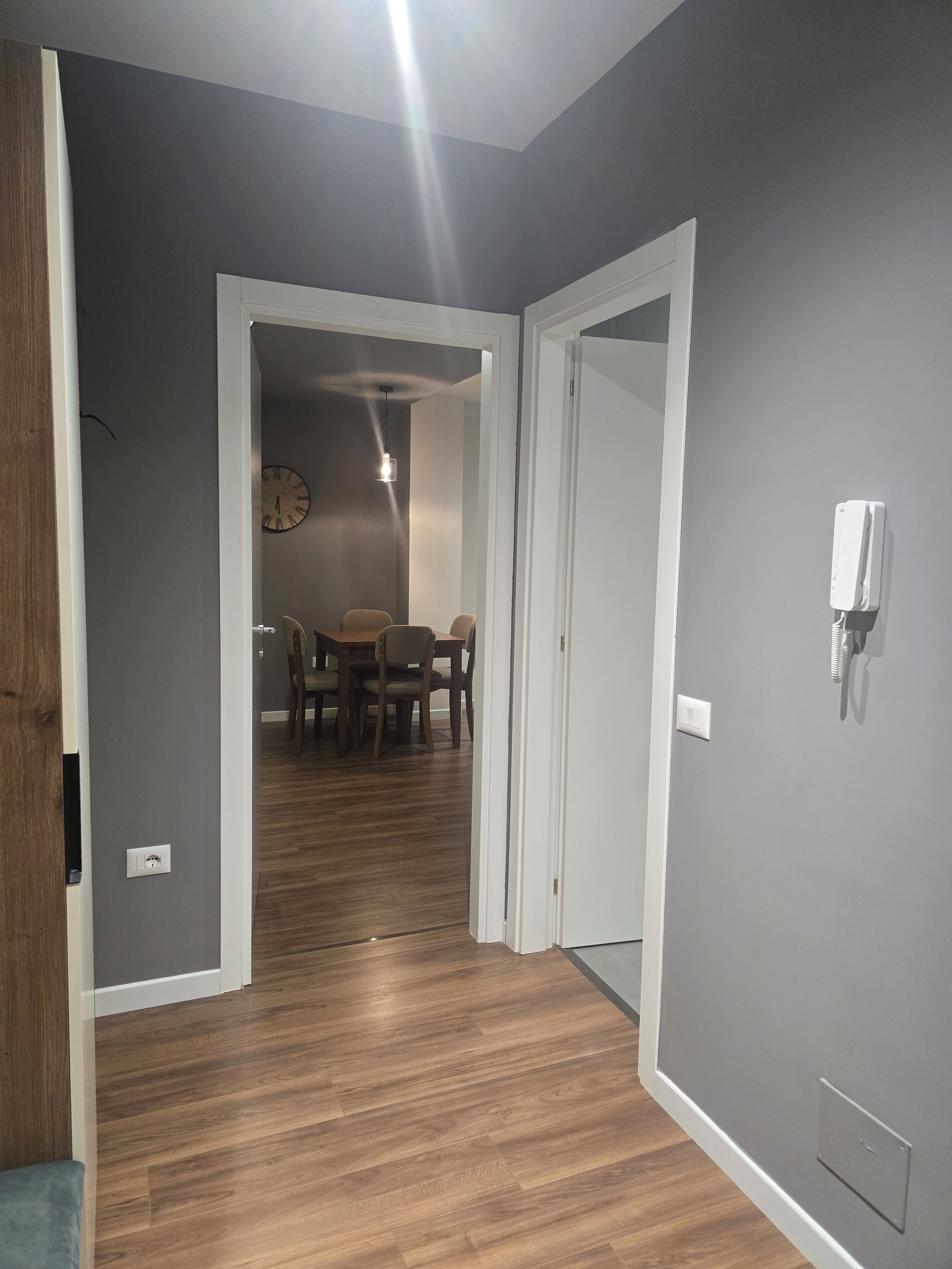 Apartamento familiar, balcón, vistas a la ciudad | Interior