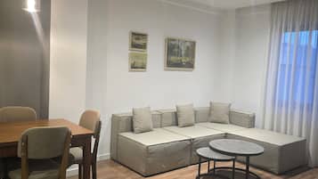 Family Apartment, Balcony, City View | Bahagian dalam