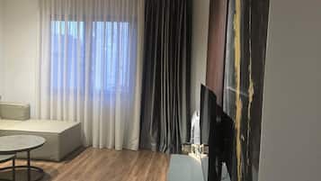 Departamento familiar, balcón, vista a la ciudad | Interior