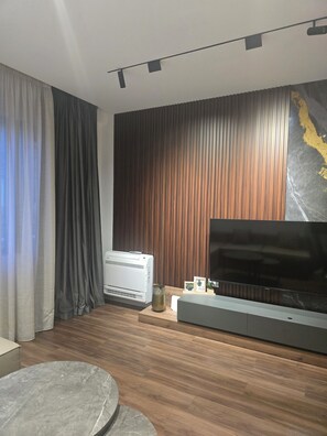 Appartement Familial, balcon, vue ville | Intérieur