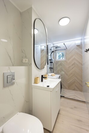 Hair dryer, towels, soap, shampoo - Imedio Olive Apartment Aviatiei (București)