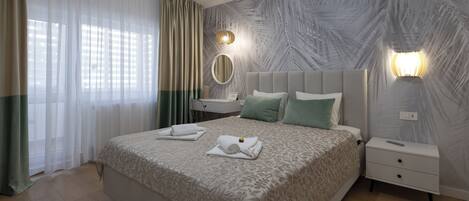 2 chambres, coffres-forts dans les chambres, bureau