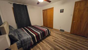 3 chambres, fer et planche Ă repasser, Wi-Fi, draps fournis