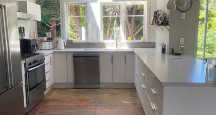 Delta's Nest, Queen Charlotte Sound