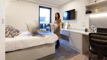 Blackout drapes, free WiFi