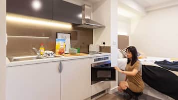 Studio, Non Smoking | Private kitchen