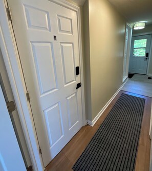 Interior - Cozy Basement Apartment (700 sq ft) with Full Kitchen (Orangeville)