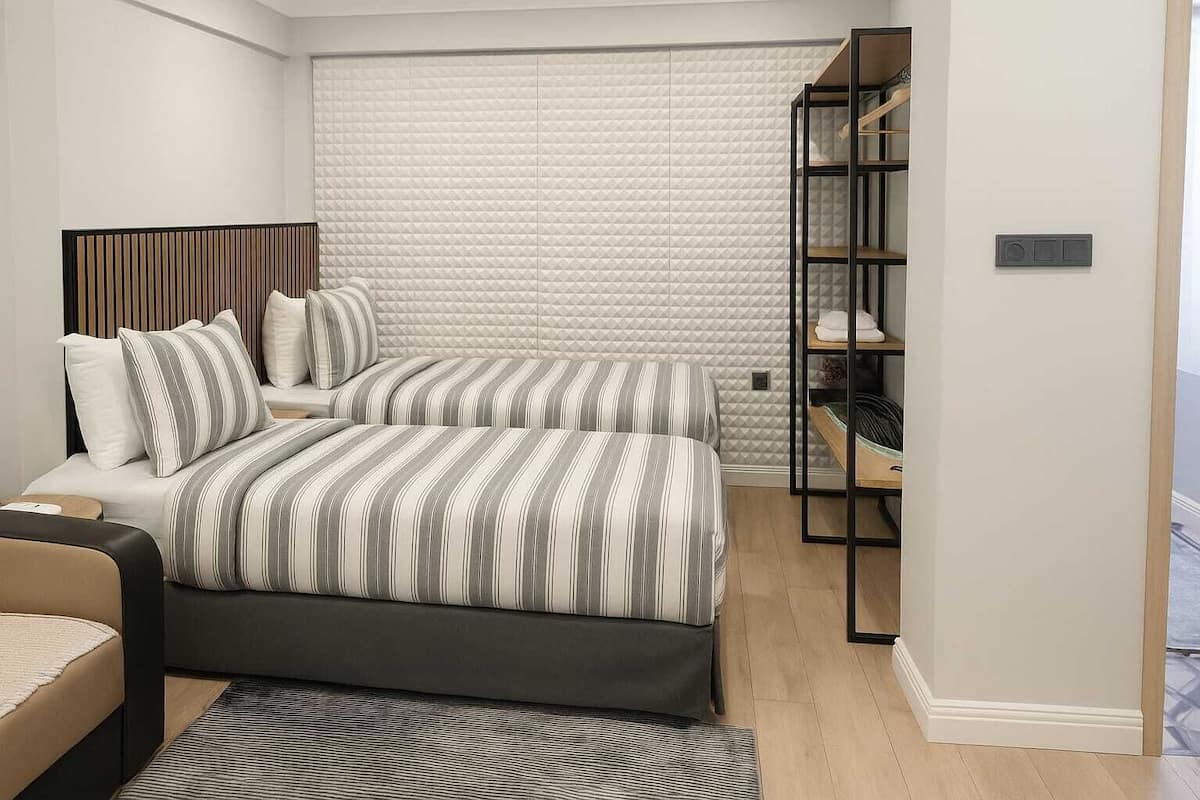 Blackout curtains, soundproofing, iron/ironing board, free WiFi
