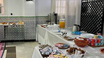 Petit déjeuner buffet compris tous les jours