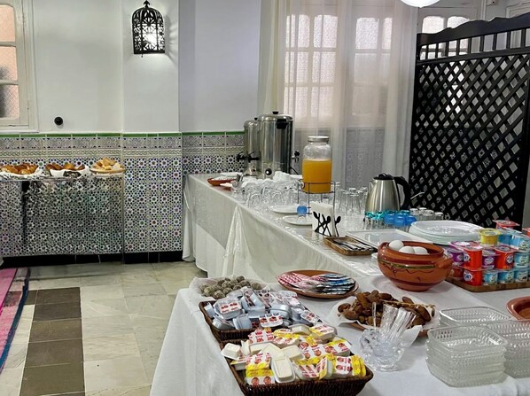 Desayuno buffet incluido todos los días 