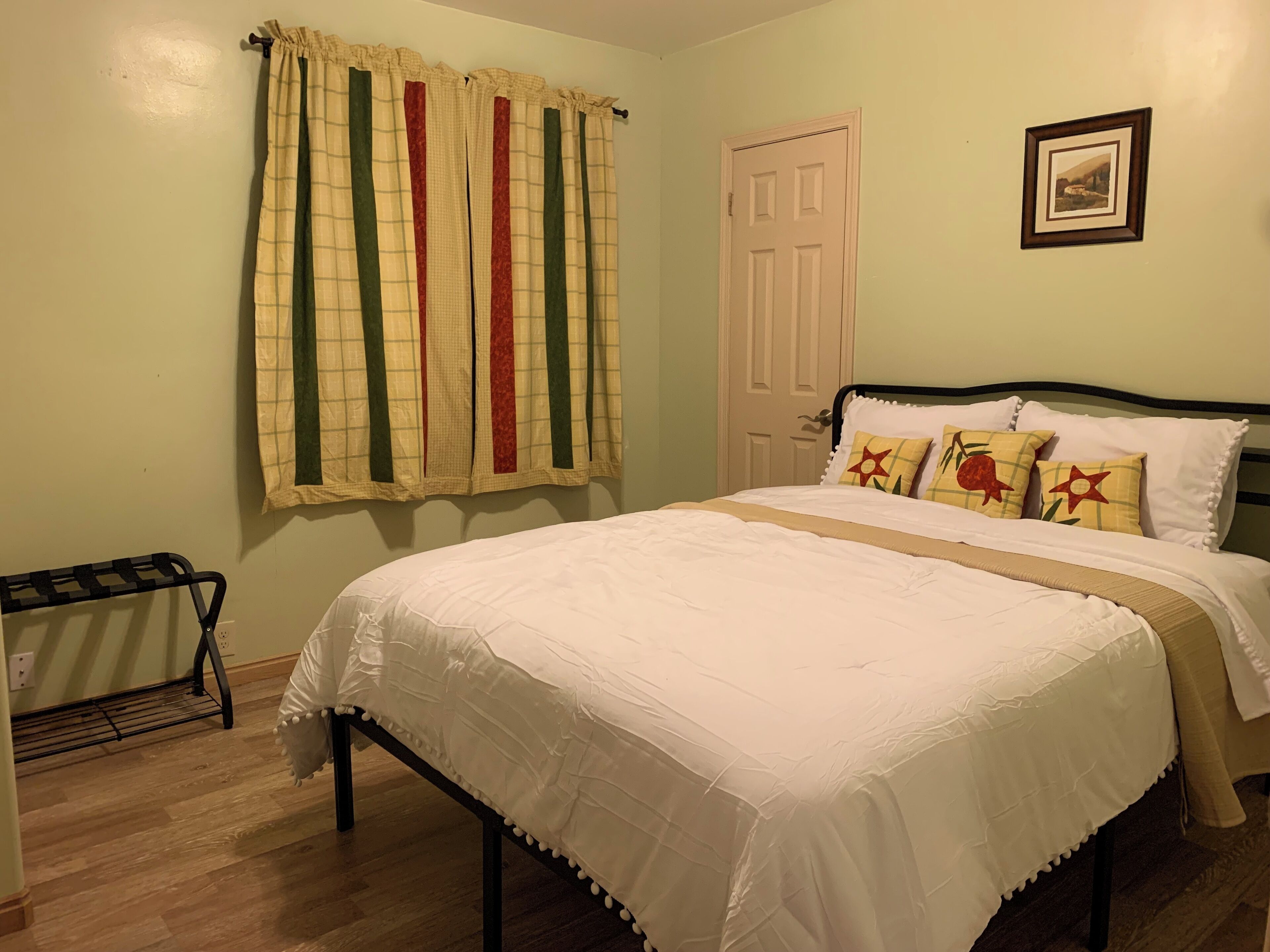 Iron/ironing board, WiFi, bed sheets