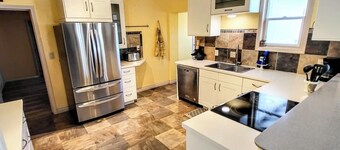 La Villa - Hagerman: Within walking distance to many fine local eateries!