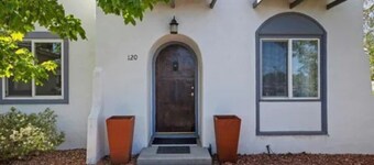 La Villa - Hagerman: Within walking distance to many fine local eateries!