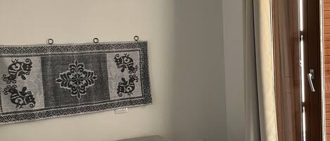 2 chambres, fer et planche à repasser, draps fournis