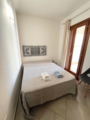 2 bedrooms, iron/ironing board, bed sheets - "Olbiacivico54" New lovely and cozy 3-room apartment. (Olbia)
