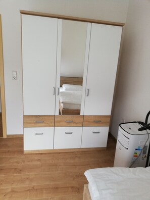 2 bedrooms, free WiFi, bed sheets - Vacation apartment Josephine at the Sonnenhof in the Black Forest (Schramberg)