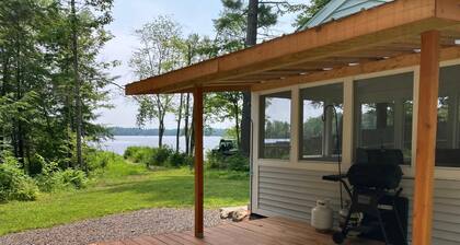 Scenic 2-bedroom Tiny Home on the Lake with dock, boat ramp & screenhouse