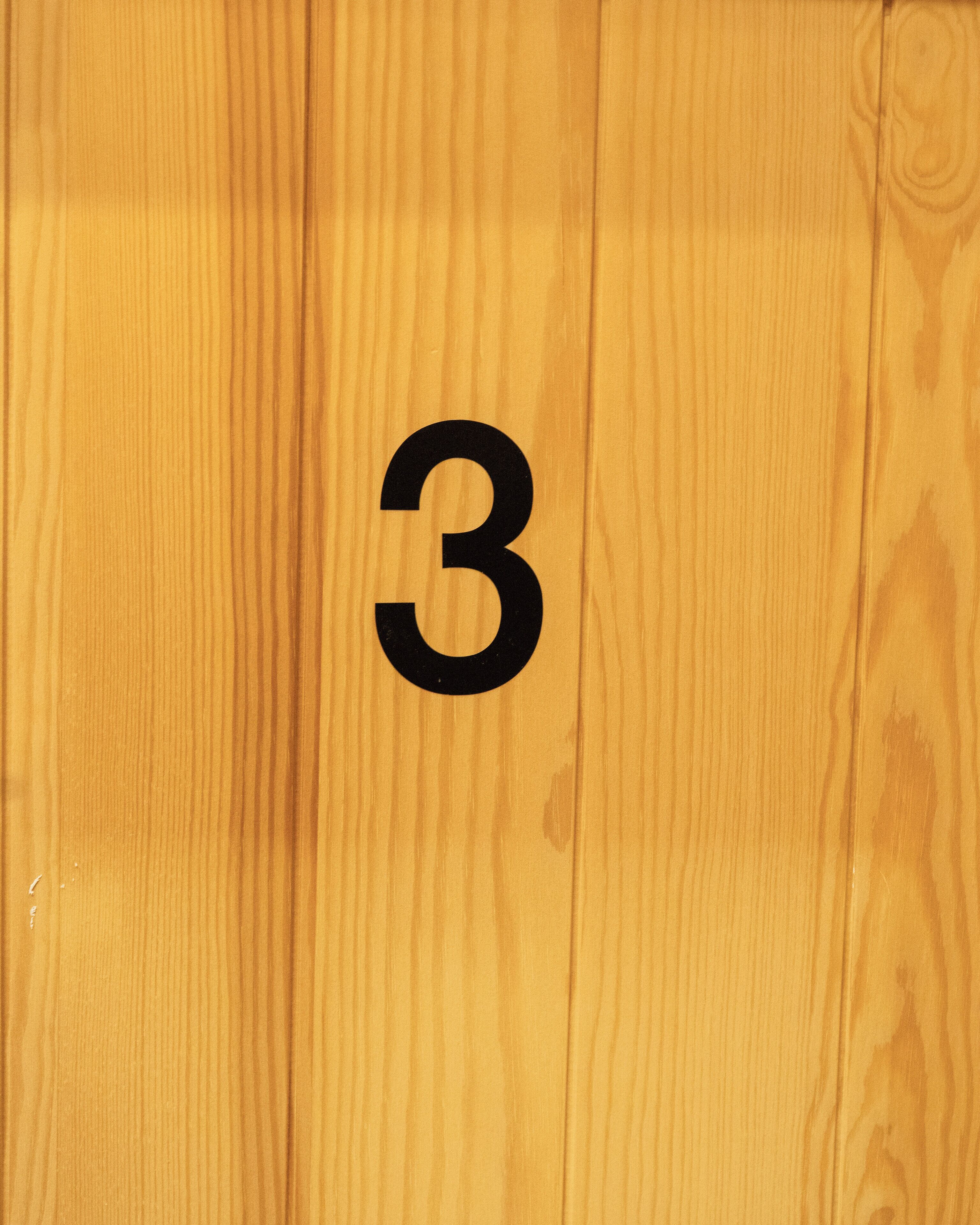 Chambre Triple Confort, plusieurs lits, balcon | Rideaux occultants, Wi-Fi gratuit